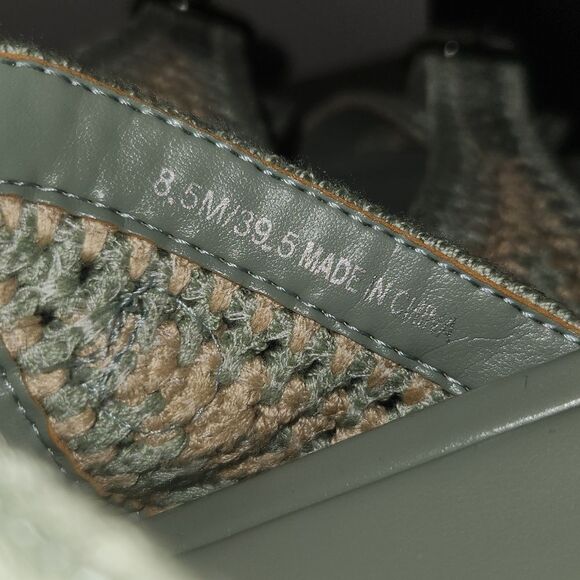 VINCE CAMUTO Kellinar Crochet Buckle  Slides - Picture 9 of 9